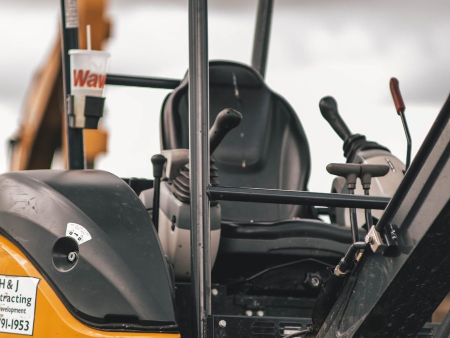 3 Benefits of Leasing Your Construction Equipment